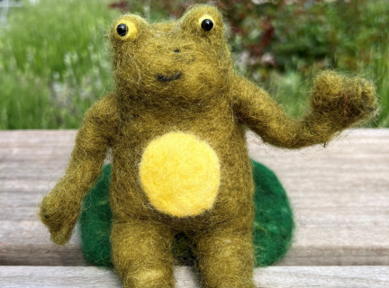 a needle felted frog